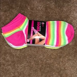 WOMEN’S NO SHOW SOCKS